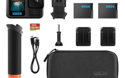 GoPro HERO13 Paquete de accesorios negros – Incluye el manejador, 2 baterías de enduro, 2 soportes adhesivos curvos, tarjeta SanDisk MicroSD de 64 GB y estuche de transporte